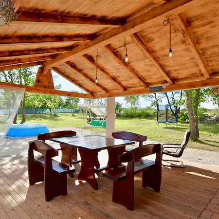 Summer On Spacious Ranch Marčana