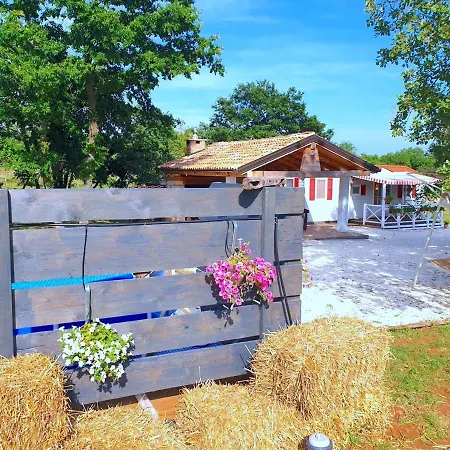 Ferienhaus Summer On Spacious Ranch Marčana