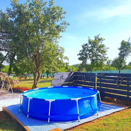 Summer On Spacious Ranch Ferienhaus Marčana